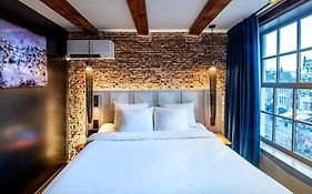 Mister Highland Hotel